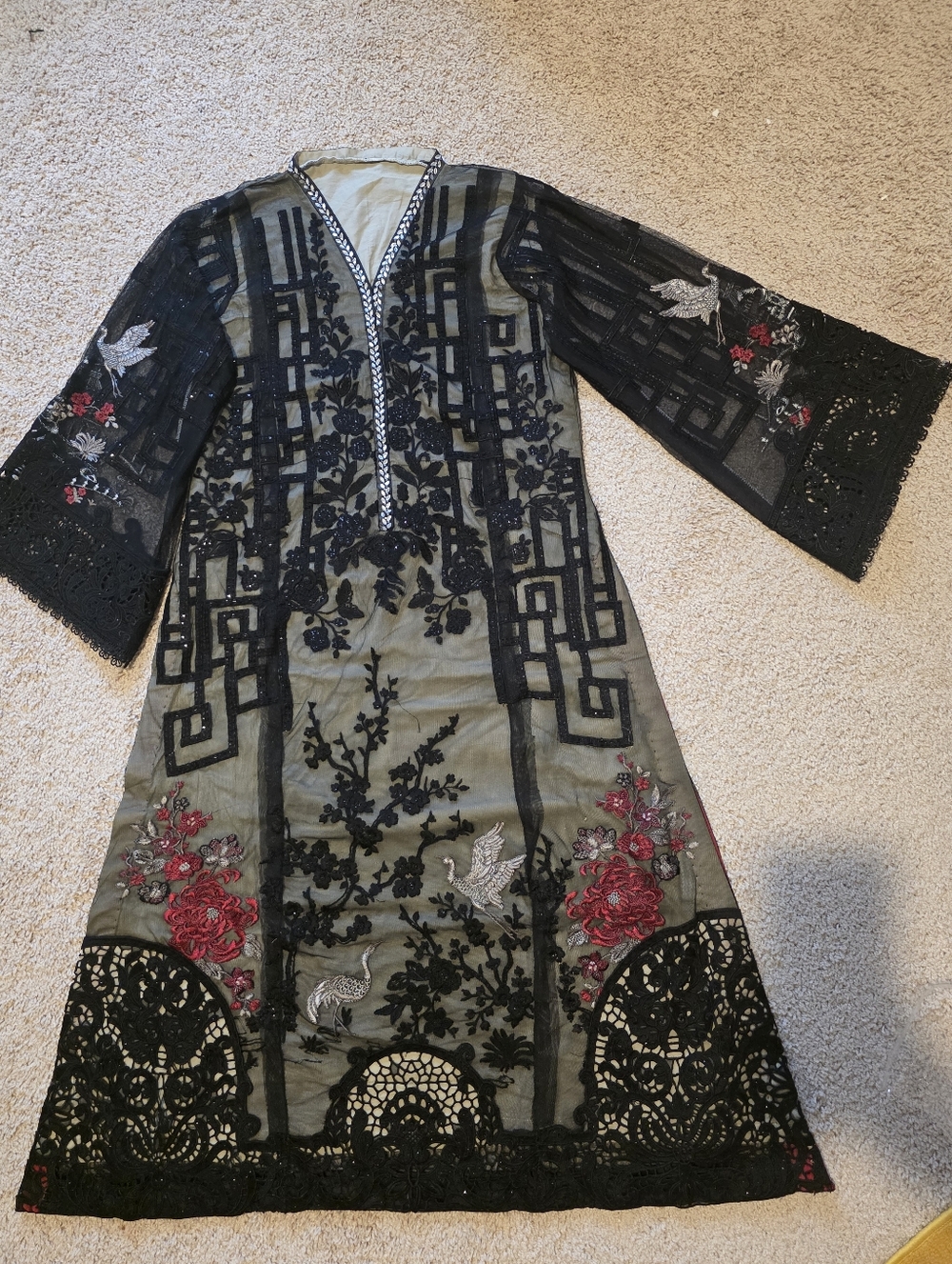 Premium Luxury Lawn '26 by Maria B 3 Piece - Brand New - Authentic - Picture 4 of 12